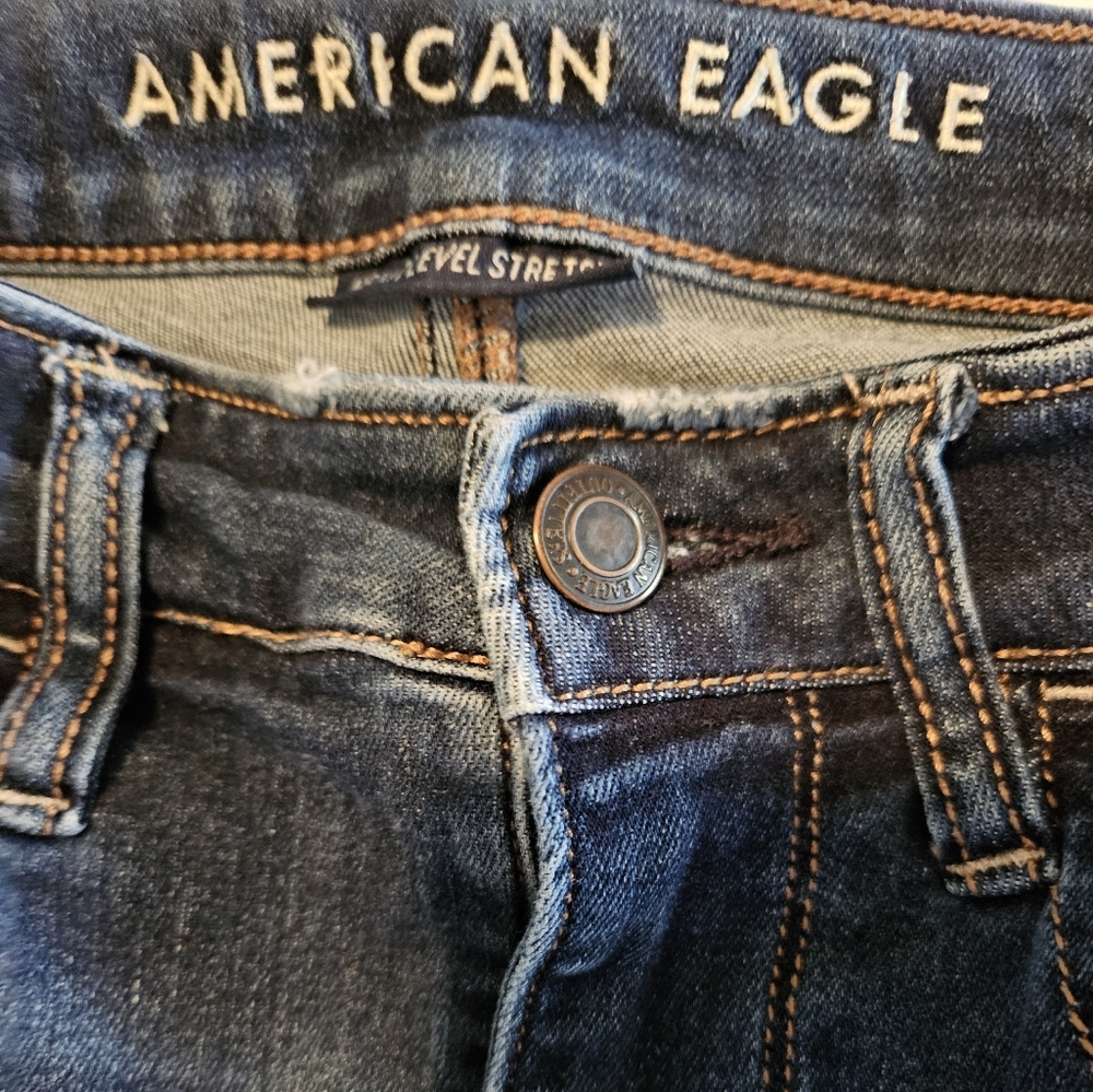 American Eagle Super Hi-Rise Jeggings - Size 6 - Picture 3 of 5